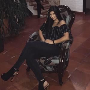 Meet your Posher, Valeria